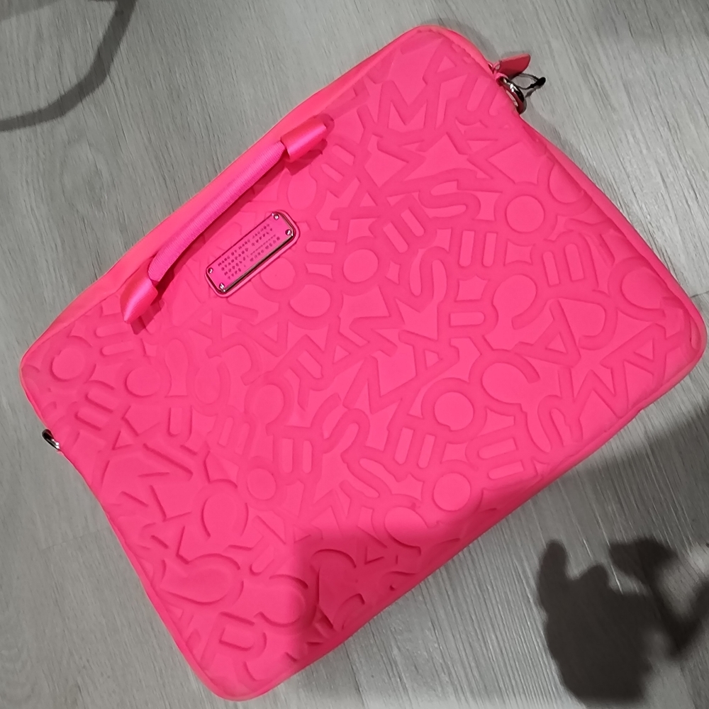 Marc by Marc Jacob laptop sleeve / messenger